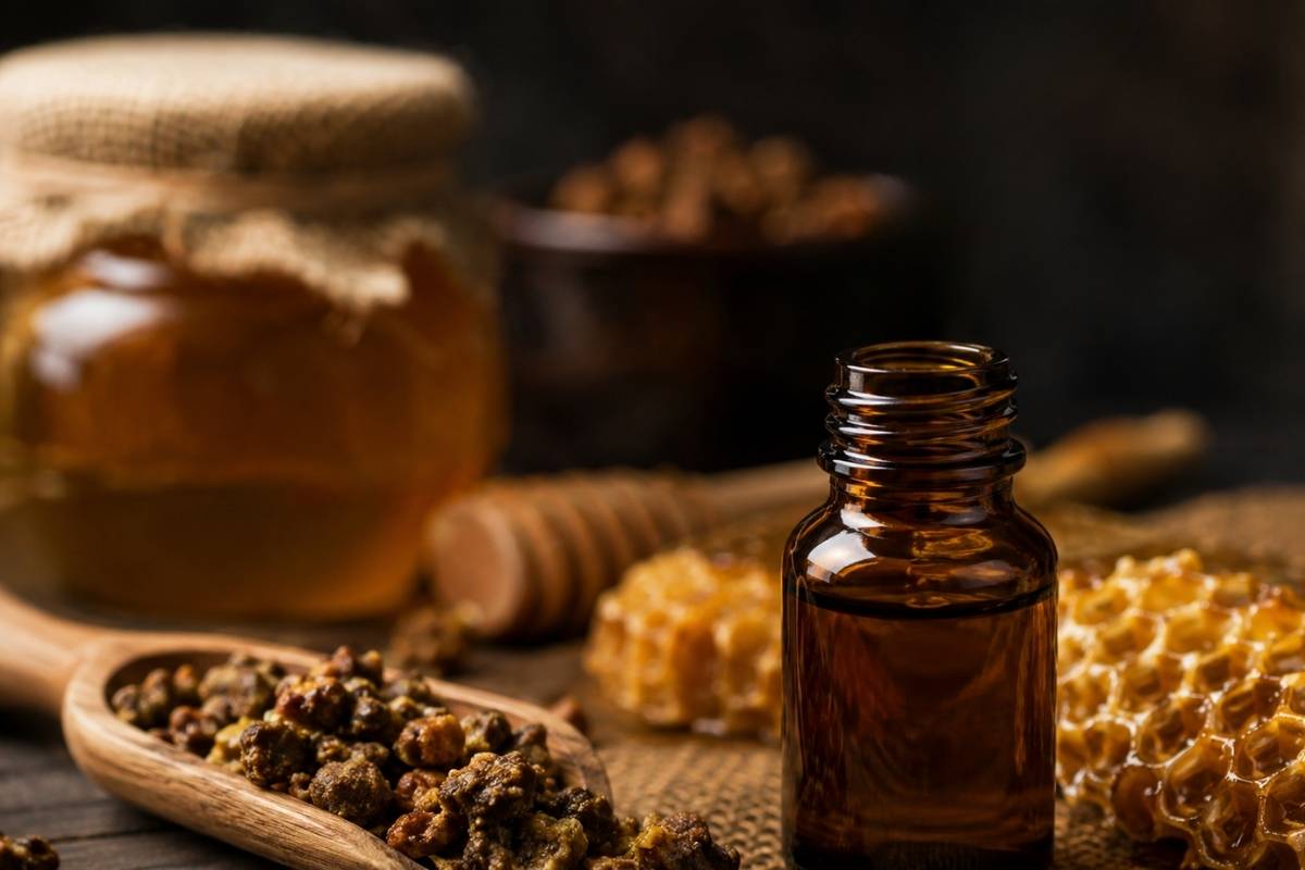 propolis kapi, med i propolis na scili